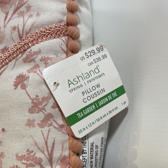 Pillow - Picture 3 of 3